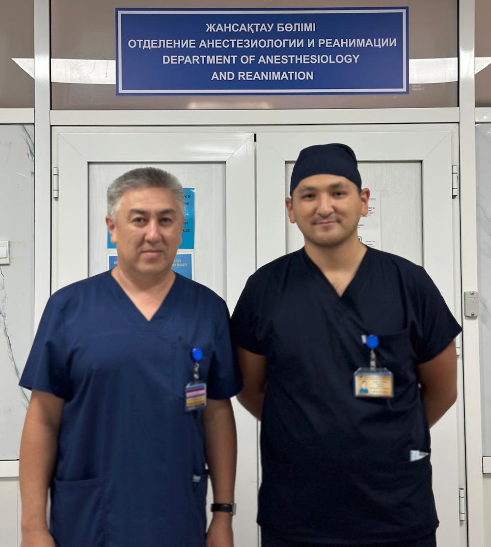 Күзетшілермен аққұба порно